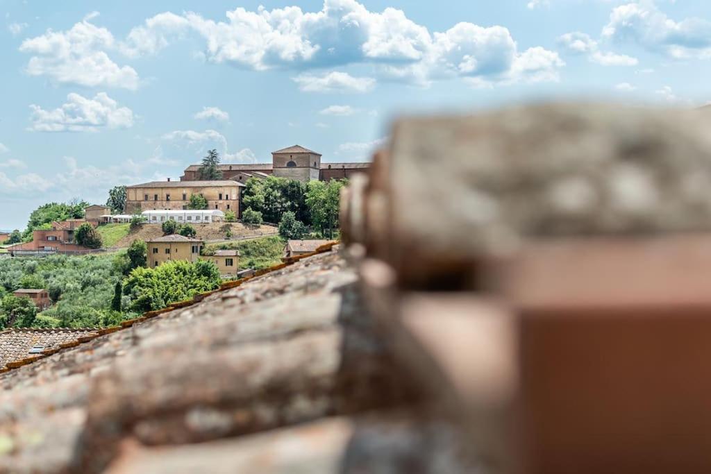Mimosa- Loft Elegante Con Terrazza Nel Centro Di Siena Leilighet Eksteriør bilde